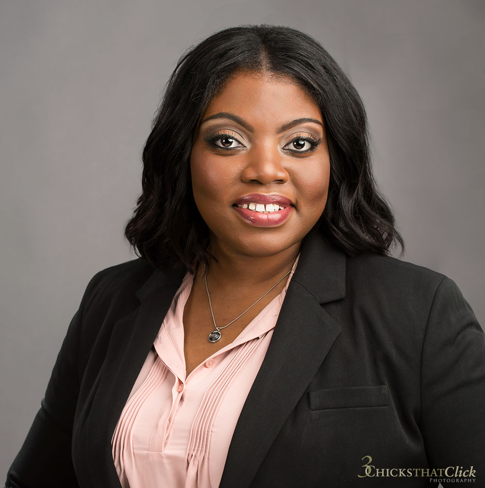 Bank Specialist Karyn Lambert, photographed by 3 Chicks That Click Photography