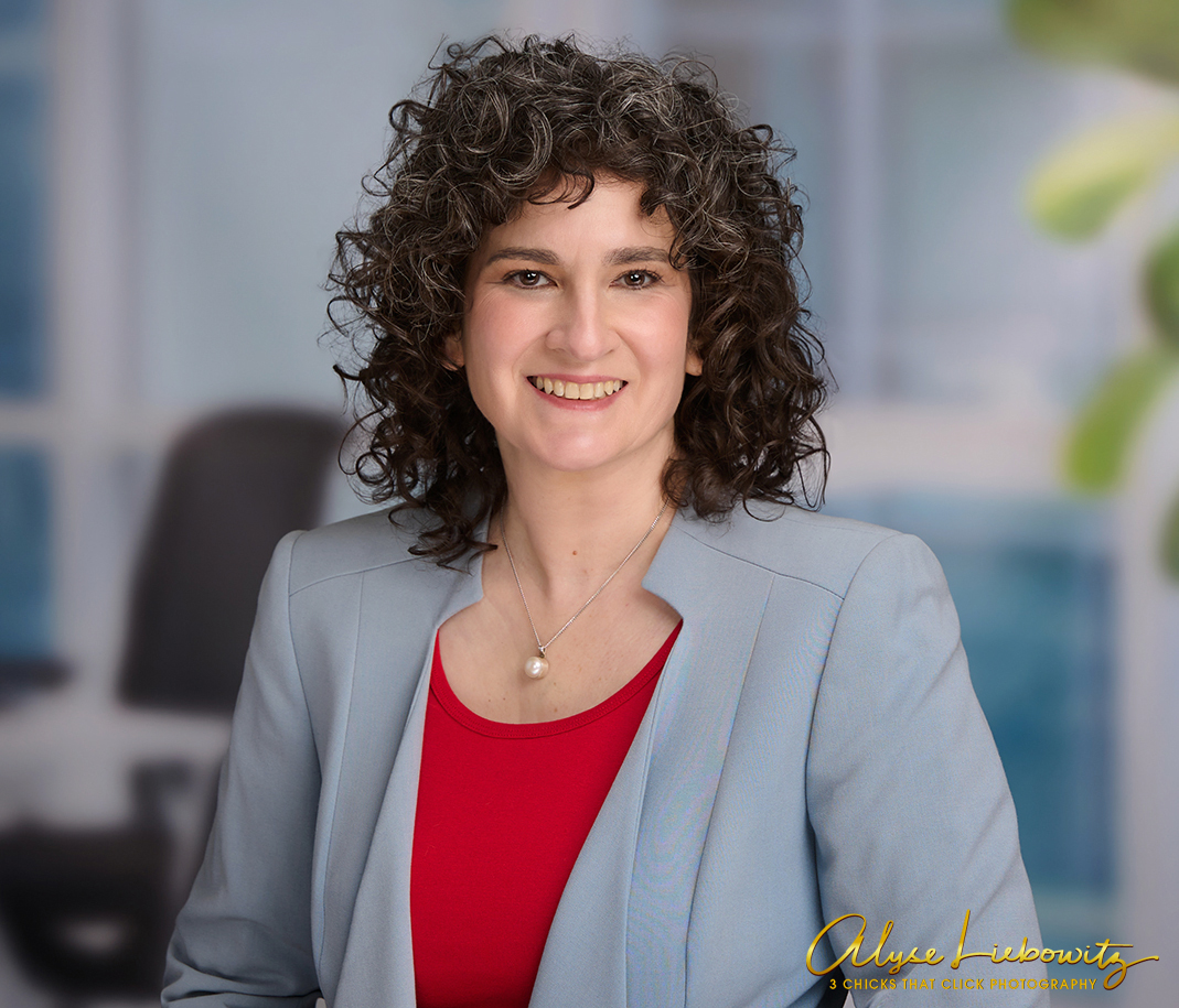 Rena Gordonson, Licensed Clinical Social Worker, photographed by 3 Chicks That Click Photography