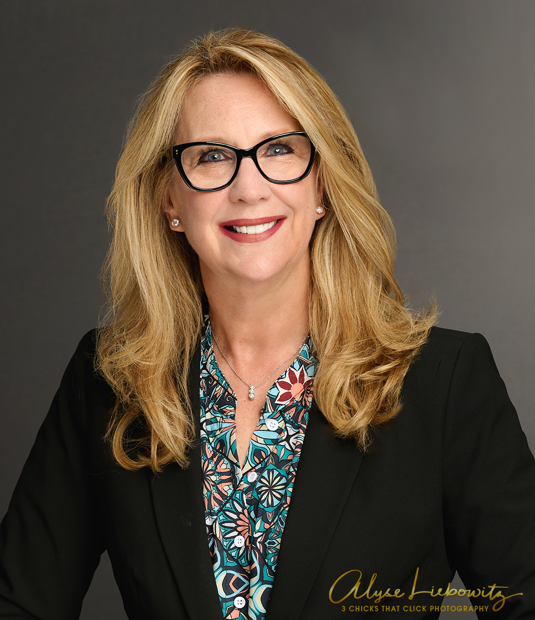 Stephanie Cartier, Co-Founder at No Limits Cafe (non-profit), Middletown, NJ photographed by 3 Chicks That Click Photography